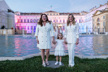 Carica l'immagine nel visualizzatore di Gallery, Famiglia Dell’Orto - Laura -Federica-Beatrice e la piccola Ginevra
