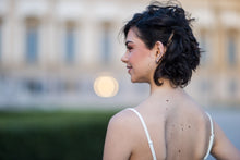 Carica l'immagine nel visualizzatore di Gallery, PARTNER NASHI trucco e acconciature

