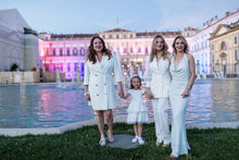 Carica l'immagine nel visualizzatore di Gallery, Famiglia Dell’Orto - Laura -Federica-Beatrice e la piccola Ginevra
