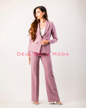 Load image into Gallery viewer, Completo giacca e pantalone rosa
