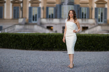 Carica l'immagine nel visualizzatore di Gallery, Modelle in villa reale
